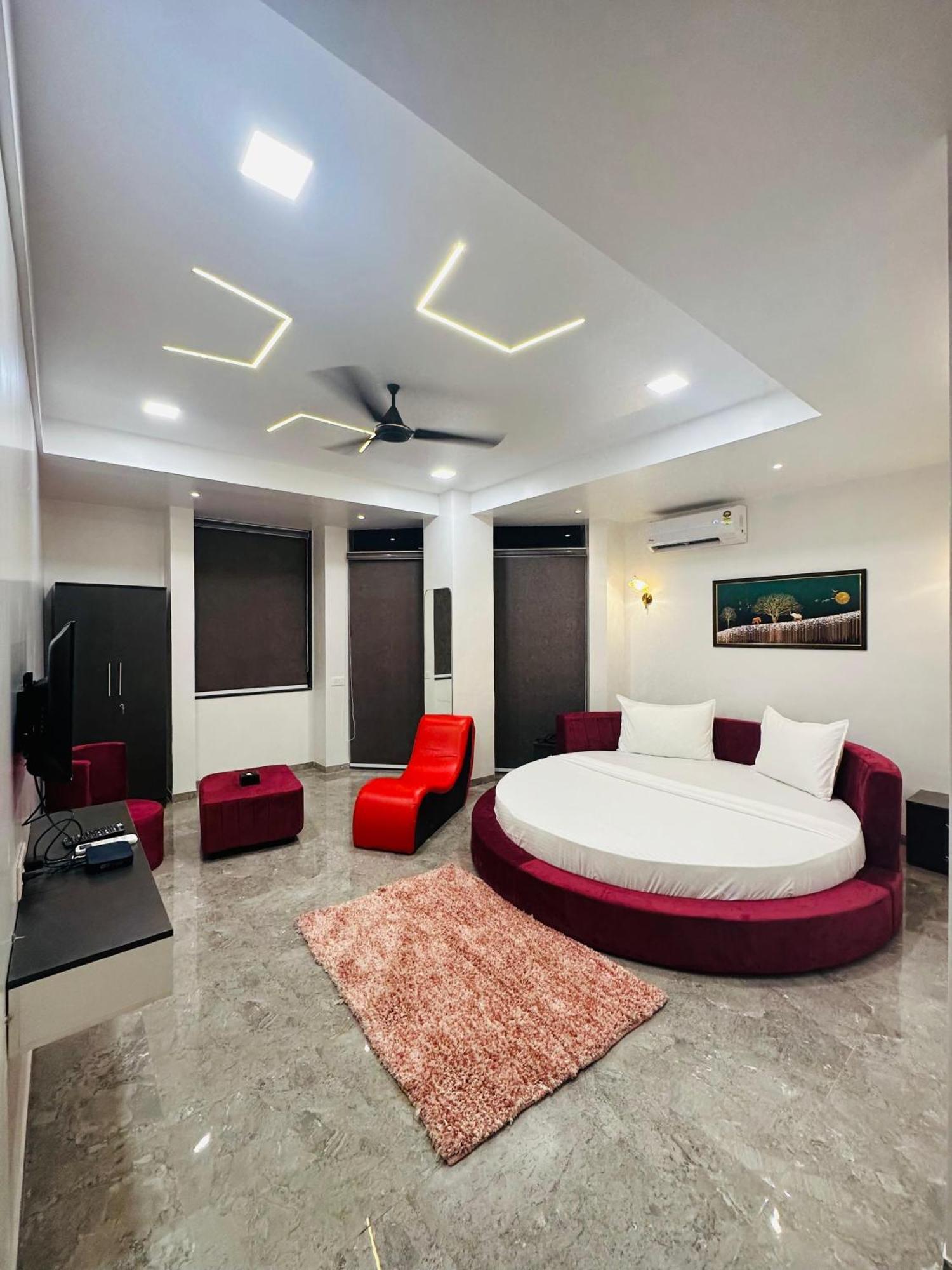 H T Baner Rd Baner Gaon Baner 3* Pune